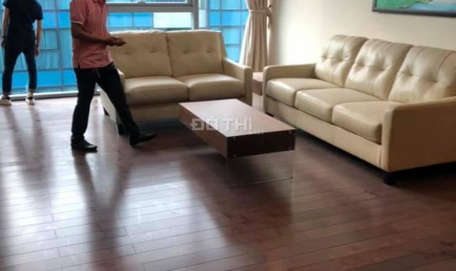 Chính chủ cần cho thuê căn hộ siêu cao cấp Vinhomes Đồng Khởi, DT 163m2, 3 PN