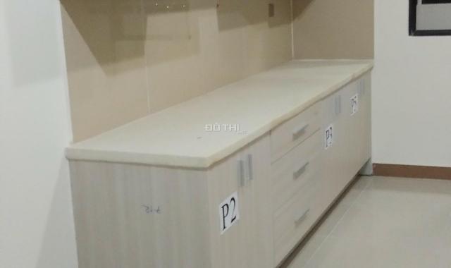 Cần bán gấp căn hộ CC Era Town Đức Khải, Q. 7 DT 85m2 - 90m2, 2PN, giá 1.7 tỷ. LH 090.272.8108