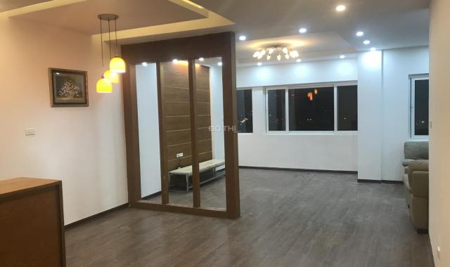 Cần bán căn hộ CT2, 3 phòng ngủ sổ đỏ 145m2 tại phố Đỗ Nhuận