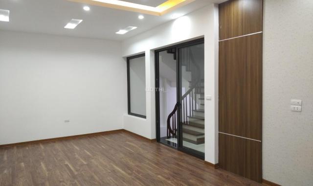 Tôi chính chủ cần bán nhà Trường Chinh - Tôn Thất Tùng. DT: 42m2 xây 5 tầng mới, cách phố 30m