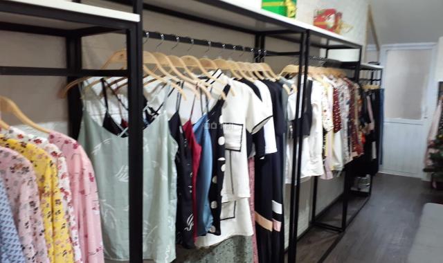Sang nhượng cửa hàng quần áo thời trang nữ, DT 25 m2 mặt tiền 3m phố Trưng Nhị, Q. Hà Đông, Hà Nội