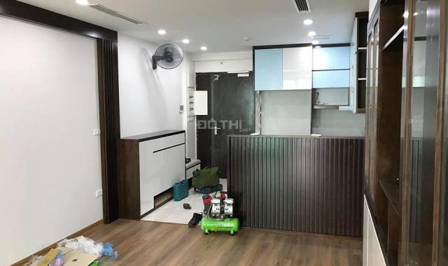 Chính chủ cần bán căn 12, tòa E1, DT: 77m2, full nội thất giá 2.5 tỷ. CC The Emerald CT8 Mỹ Đình