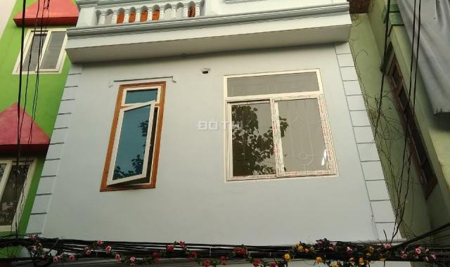 Bán nhà 45m2 * 4T, kinh doanh tốt, đường trước nhà 12m, ô tô đỗ cửa, giá chỉ 3.7 tỷ, Lh 0904959168