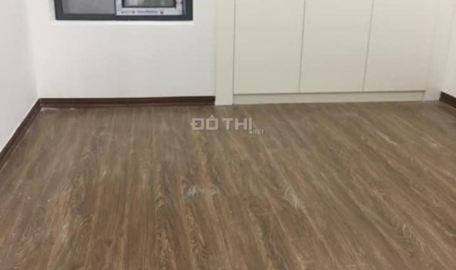 Bán nhà phân lô Hoàng Đạo Thành, gara ô tô, đường 6m có vỉa hè, DT 43m2 x 5 tầng mới