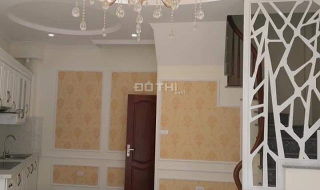 Nhà Thạch Bàn, mặt đường nhựa 5m, 37m2, 5 tầng, giá hơn 3 tỷ chút