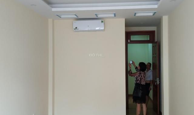 Bán gấp nhà mới ở luôn tại Vương Thừa Vũ, 40m2 * 5 tầng, giá 5.1 tỷ