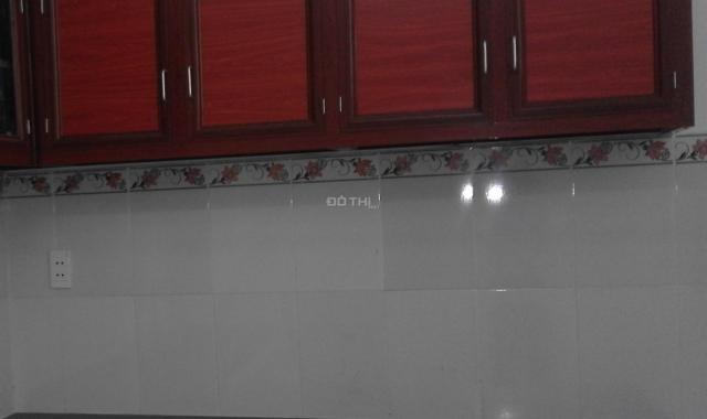 Nhà 4 tấm 60m2, 3 PN, 1 sẹc Tỉnh Lộ 10, chính chủ, SH đầy đủ