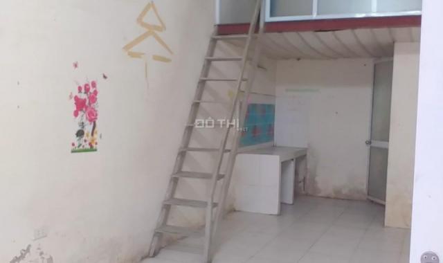 Cho thuê nhà riêng Nguyễn Xiển nhà cấp 4 có gác xép mặt ngõ ô tô DT 40m2, giá 5 tr/th
