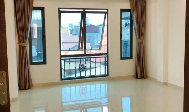 Bán nhà Phạm Ngọc Thạch, Quận Đống Đa, 50m2, 5 tầng, mặt tiền 4,4m, giá 4 tỷ, gần bãi gửi ô tô