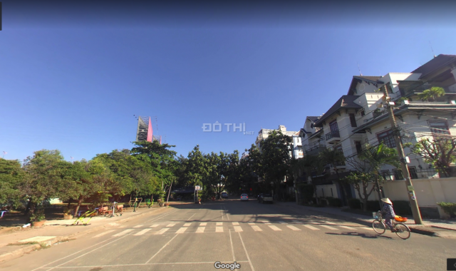 Bán nhà đất mặt tiền sông Sài Gòn, lô góc tại đường số 20, Bình An, Quận 2