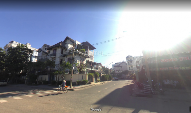 Bán nhà đất mặt tiền sông Sài Gòn, lô góc tại đường số 20, Bình An, Quận 2