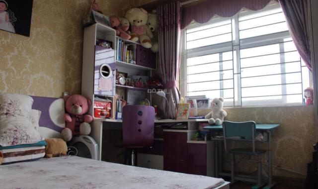 Nhượng lại căn hộ chung cư Sài Đồng, DT 68m2, 2 PN, 2 VS full nội thất, giá 1,45 tỷ