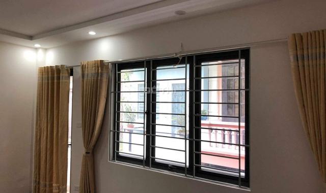 Bán nhà riêng Hoàng Liệt, Linh Đàm, Hoàng Mai, DT: 32m2 x 5T, MT: 4m, 3.05 tỷ, ô tô 7 chỗ đỗ cửa