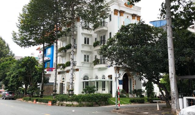 Bán nhà siêu biệt thự Phú Mỹ Hưng, căn góc đường Đặng Đại Độ, Nhà full nội thất cao cấp