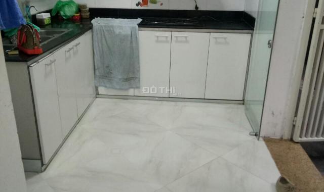 Chính chủ cho thuê nhà ngõ 50 Hàng Chuối, DT 42m2 x 3 tầng, giá 12.5 triệu/tháng. Lh 0904555567