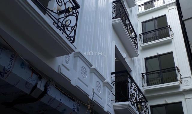 Bán nhà 40m2 ngõ 199 Hồ Tùng Mậu, Cầu Diễn, Nam Từ Liêm 5 tầng tân cổ điển, ô tô vào nhà