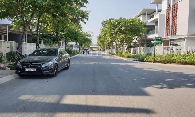 CC bán gấp biệt thự phố đường 12m Nguyễn Thị Định, Q2, 3,5 tấm, 6x20m