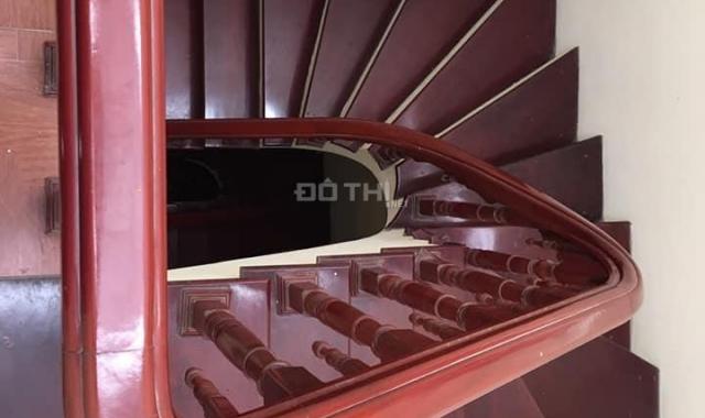 Nhà Nguyễn Cơ Thạch DT 40m2 ô tô đỗ cửa dân trí cao đến ở ngay, giá 3.95 tỷ