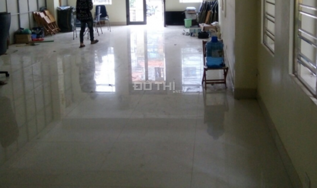 Cho thuê nhà 82m2, 7 tầng, Phùng Hưng, LH 0896629569