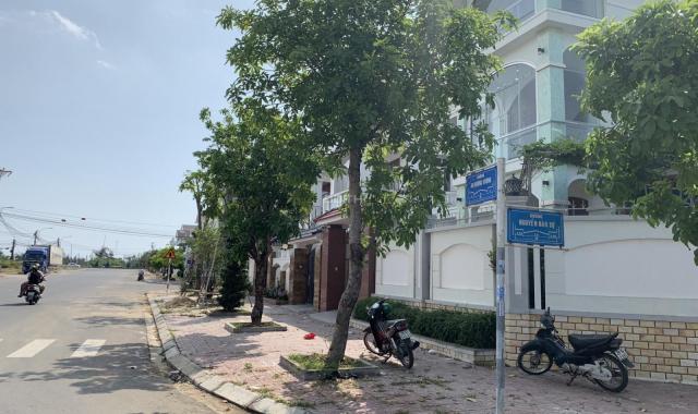Nhà đi nước ngoài cần bán ngay 1 lô 154m2 mặt tiền đại lộ Hùng Vương, Tuy Hòa, Phú Yên