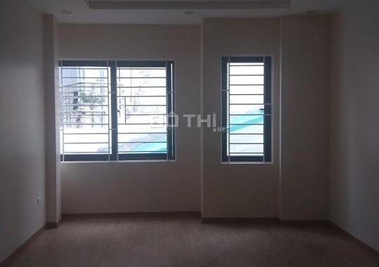 Bán nhà ngõ 8b, Vũ Thạch, khu Hào Nam DT 40m2 x 5 T mới tinh, giá 3,5 tỷ