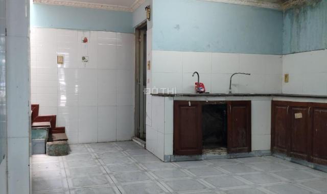 5,65 tỷ bán kín nhà 61m2 ngay chợ Bà Chiểu xe hơi 7 chỗ quay đầu