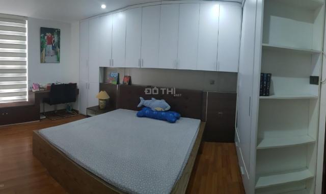 Chính chủ bán căn hộ 2810-V3 Home City Trung Kính, diện tích 106,9m2, giá 4,25 tỷ đủ nội thất