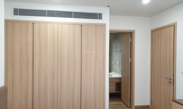 Chính chủ chuyển nhượng căn hộ 86,5m2, 2PN + 1, 2VS, chung cư Sky Park - Cầu Giấy