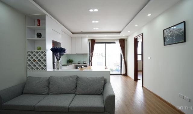 Cho thuê căn hộ 2 phòng ngủ, 74m2, 219 Trung Kính, đồ đẹp, giá tốt. LH: 0966573898