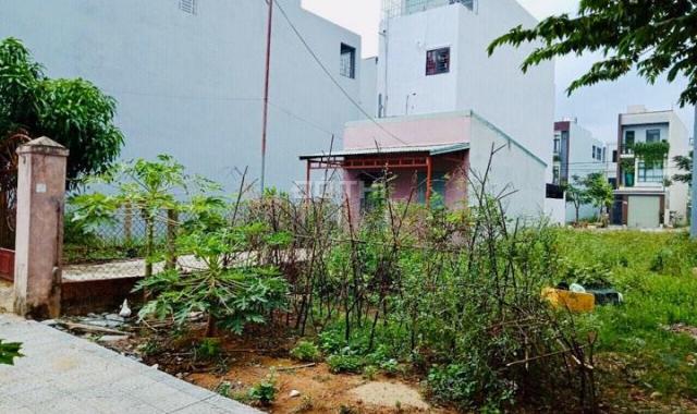 Bán đất đường 7,5m Huỳnh Ngọc Đủ tặng nhà cấp 4 có thể dùng để cho thuê, giá sụp hầm lỗ 300 triệu