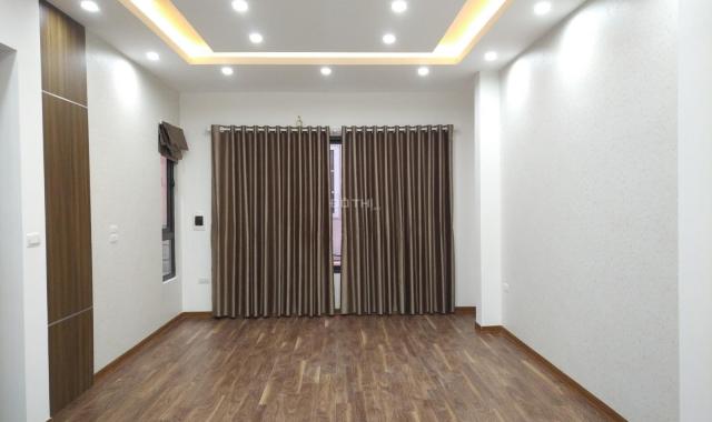 Bán nhà phân lô 33 Nguyễn An Ninh mới tinh 36m2 * 5 tầng ô tô đỗ cửa ngõ thông, giá 3,95 tỷ