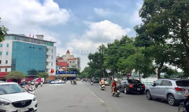 Gia đình cần bán gấp nhà Nguyễn Đình Thi sát mặt Hồ Tây, ngõ to như phố, 120m2 x 3T, giá 17.5 tỷ