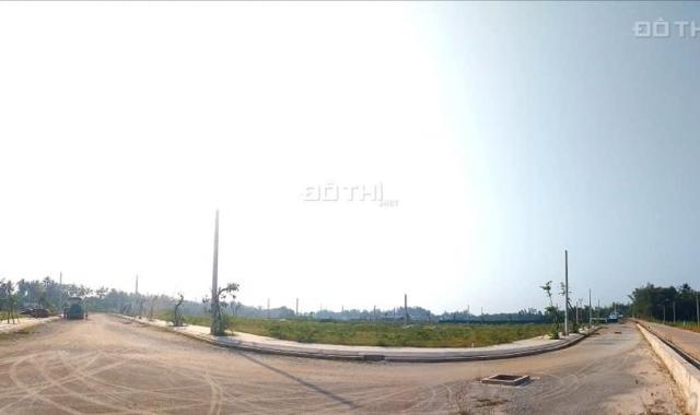 Bán lô đất mặt tiền tuyến Sa Huỳnh - Dung Quất, giá chỉ 650 triệu. LH: 0945 676 676