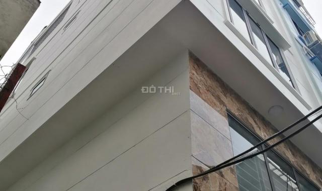 Bán nhà mới sát đường Ngọc Hồi - Tựu Liệt - ô tô qua cửa 45m2 x 5T, giá 2.7 tỷ. LH 0903070282