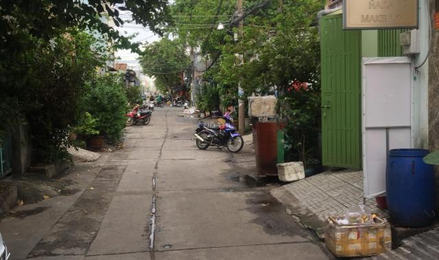 Bán căn hộ dịch vụ đường Văn Cao, P. Tân Quý, Q, Tân Phú: 6.5 x 20m, 5 lầu nhà mới