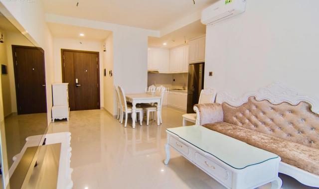 Cần bán căn hộ 2 phòng ngủ Saigon Royal Quận 4, có nội thất, DT 81m2, giá tốt