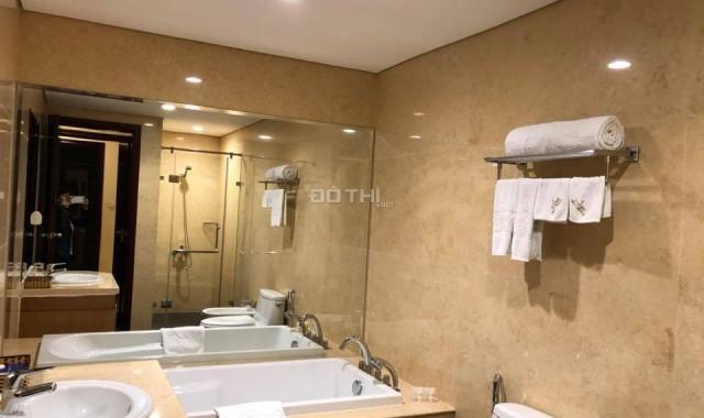 Cho thuê căn hộ Royal City R1A 110m2, 2 PN full đồ nội thất, view quảng trường cực đẹp