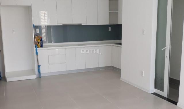 Cho thuê 2PN, 70m2, nội thất cơ bản thuộc căn hộ cao cấp Xi Grand Court, giá 15 triệu/tháng