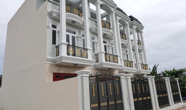Bán nhà 3 lầu đường Thạnh Lộc 44 quận 12, cách Hà Huy Giáp 50m, DT 68m2, giá 3.65 tỷ