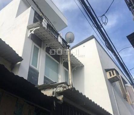 Cần tiền bán nhà 1 trệt, 1 lầu, 4x16m, giá 1 tỷ 7, có sổ riêng. LH: 0909.887.249