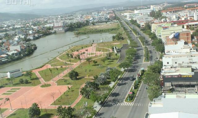 Bán nhà phố liền kề mặt tiền đường Độc Lập, Tuy Hòa, Phú Yên, DT 100m2. LH 0903570129