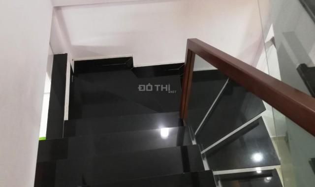 Bán nhà 5T, 50m2 nội thất toàn hàng nhập khẩu, hiện đại, đáng để ở. Khu vực Mễ Trì Hạ, giá 4,5 tỷ