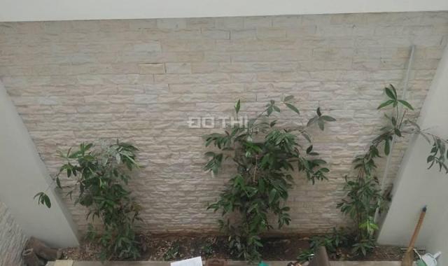 Biệt thự 4 tầng, nằm giữa Nguyễn Đức Cảnh, 90m2 lô góc, ô tô phóng, có 1 0 2