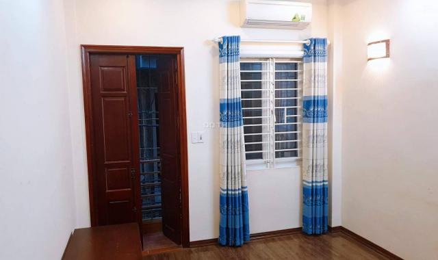 Nhà mới đẹp, kinh doanh, xe tải đỗ cửa, phố Hoàng Mai, 40m2 x 4T, nhỉnh 4 tỷ