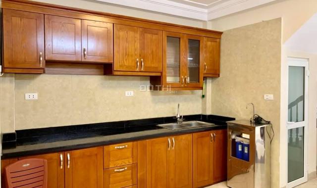 Bán nhà đường Nguyễn Chính 45m2, 5 tầng, MT 4m, gara ô tô, view hồ, giá 5,4 tỷ