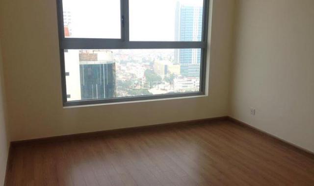 Cho thuê căn hộ chung cư R2 Royal City, Thanh Xuân, 90m2. 2 PN sáng, nội thất cơ bản, view bể bơi