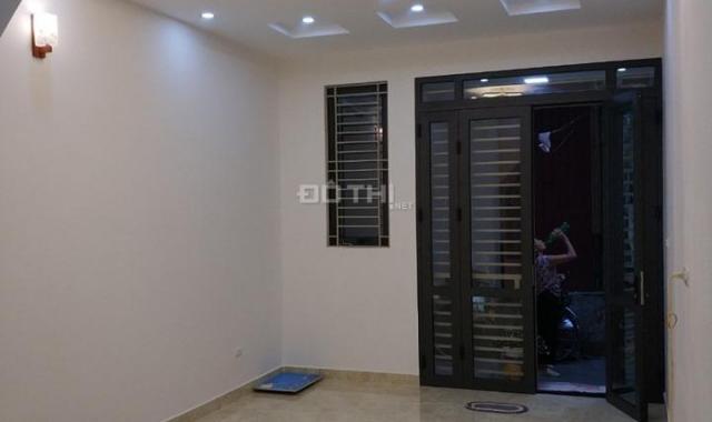 Bán nhà đẹp 5 tầng phố Nguyễn Đình Hoàn, Cầu Giấy, 42m2, giá 4.8 tỷ