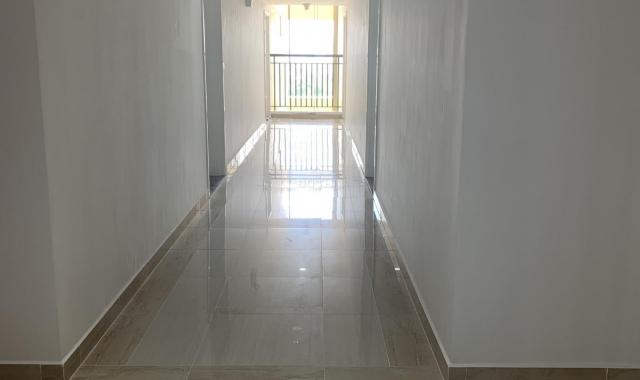 Bán lại CH 2PN 78,57m2 căn góc C5 block C tầng vừa giá 3,4 tỷ có VAT + CL LH 0917285990