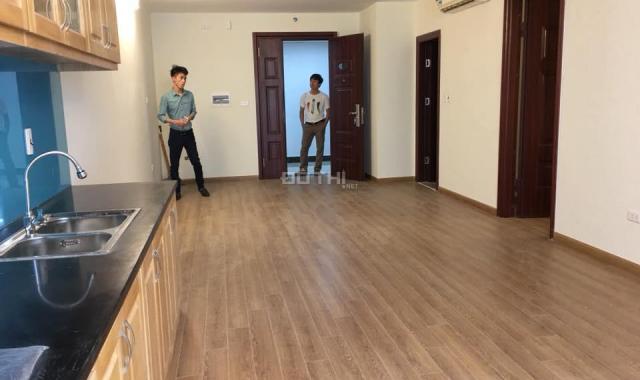 Cho thuê gấp căn hộ chung cư Hà Nội Center Point, LVL. 86m2, 3 phòng ngủ sáng. Đồ cơ bản, 13 tr/th