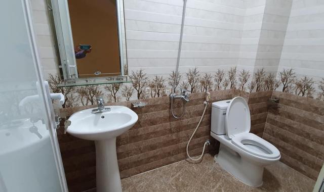 Bán nhà mới tại ngõ 300 Nguyễn Xiển, 30m2*5T, ngõ rộng 2,5m, cách ô tô 30m, về ở luôn, có 2.38 tỷ